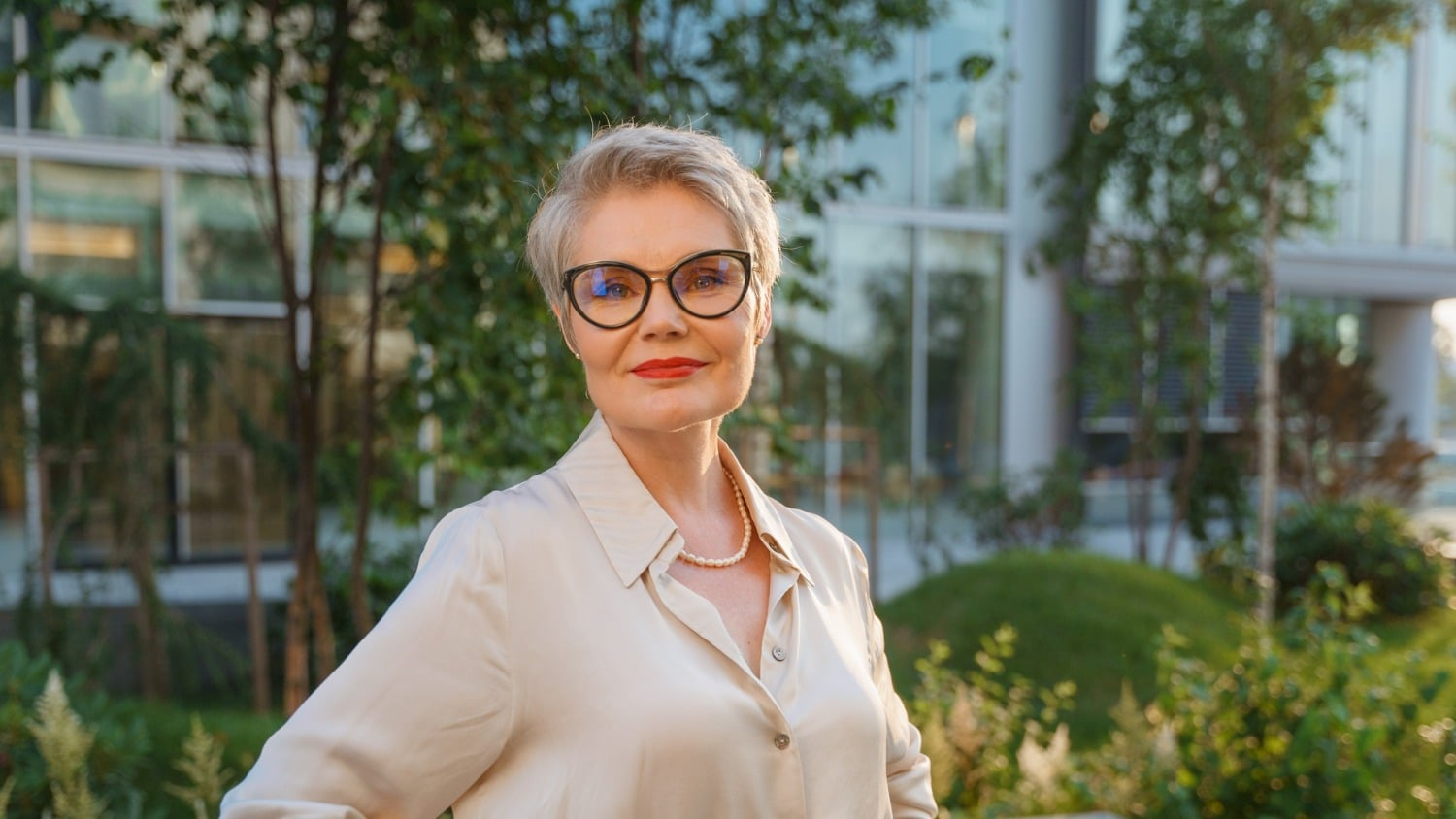 8 Essential Elegant Formal Sunglasses Rules for Short Hair Women