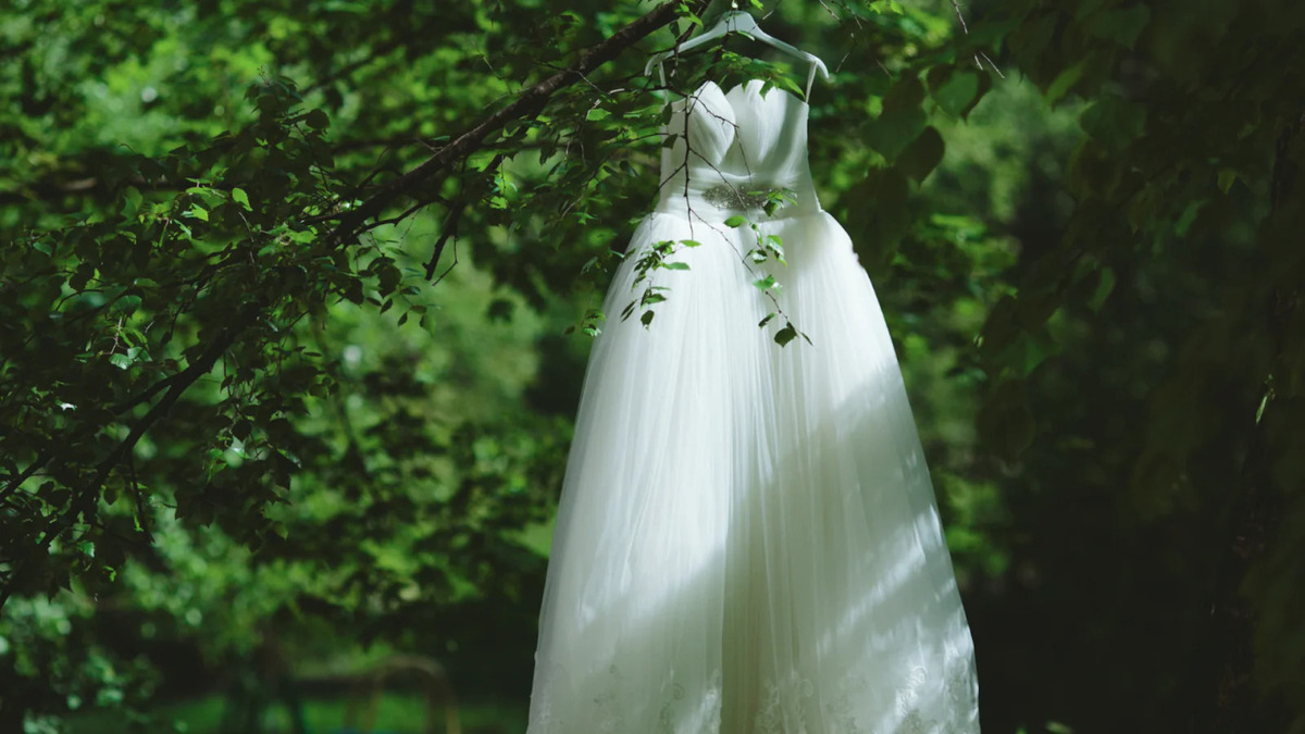 7 Proven Methods: Air Drying Wedding Dress Without Wrinkles or Yellowing – Expert 2025 Guide