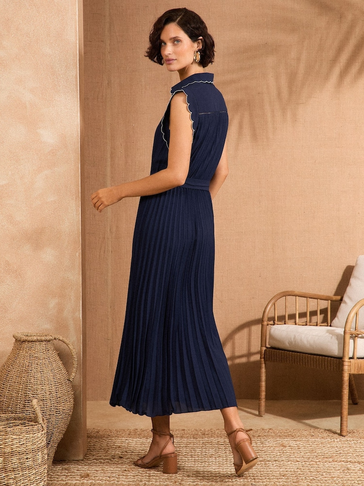 18 Sophisticated Navy White Linen Summer Dresses for 2025