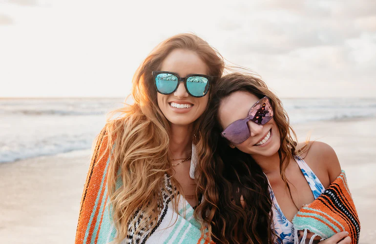 8 Perfect Lens Colors Round Face Women Must Try Today