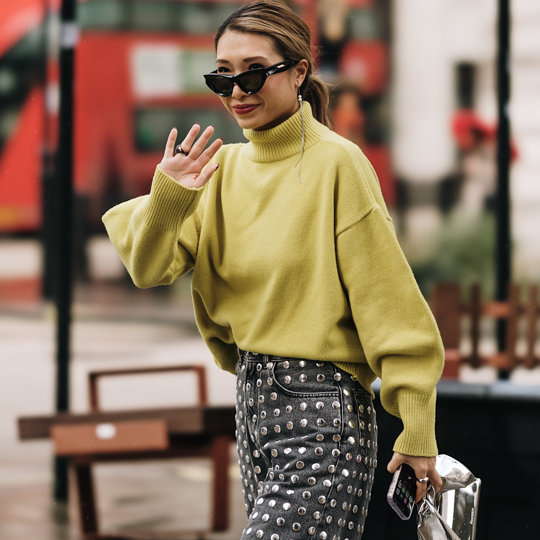 12 Elegant Turtleneck Sweaters That Elevate Your Professional Style