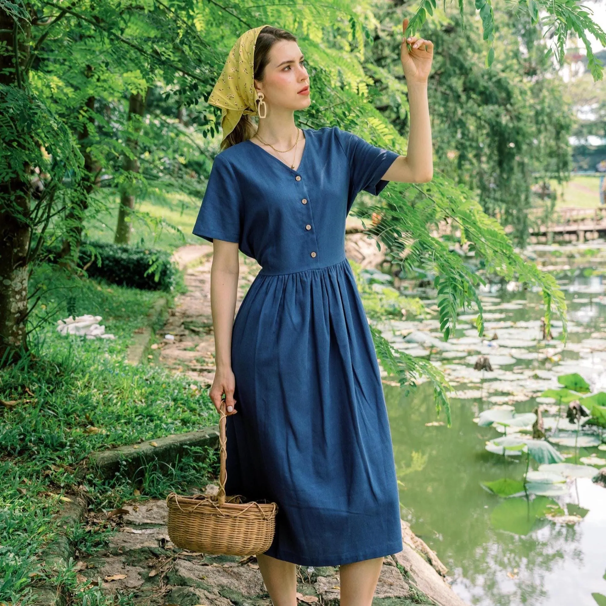 22 Stunning Organic Linen Dresses That Conscious Fashion Lovers Adore