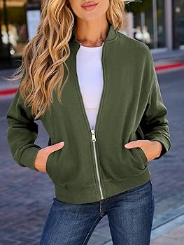 Women Jackets with Zipper Pockets Style Guide