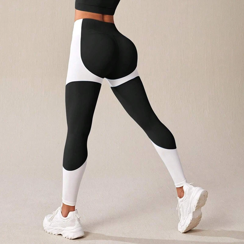 Best Yoga Pants With Pockets That Can Actually Fit Your Phone
